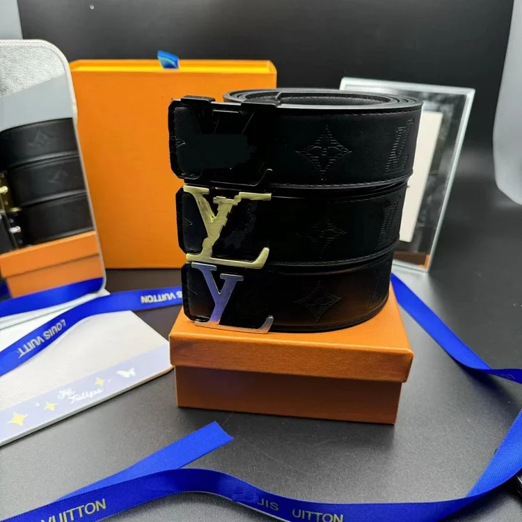 Louis Vuitton (LV) Belts
(42 colorways)